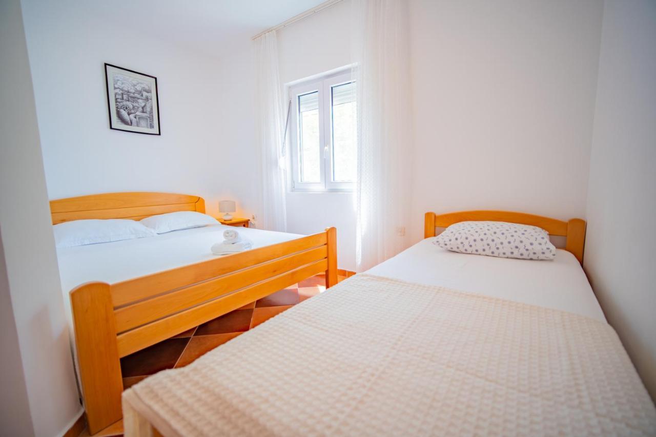 Apartments Novo Mulo Tivat Eksteriør billede