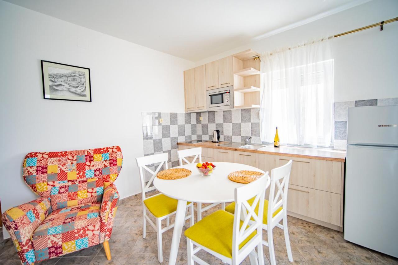 Apartments Novo Mulo Tivat Eksteriør billede